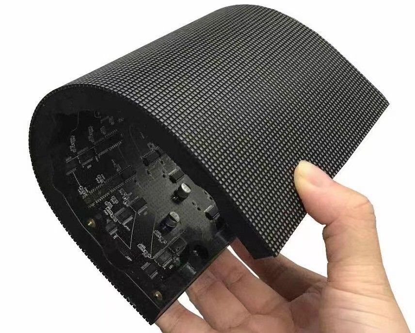 الإعلانات الشاشات المرحلية المرنة LED كامل الألوان الحائط الملتوي LED