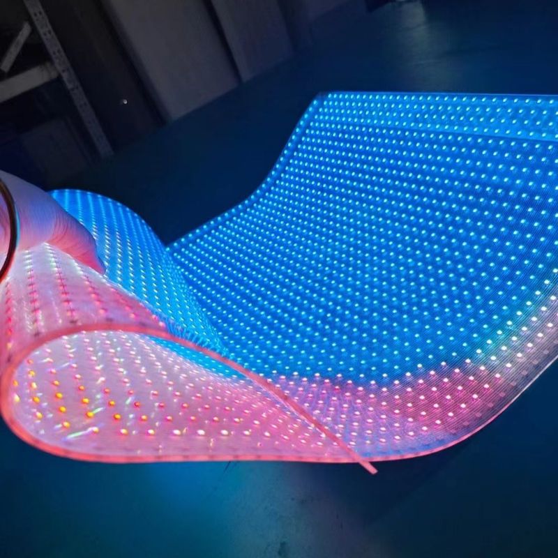 شاشة شاشة LED صافية الكريستال مع معدل تحديث 1920/3840 هرتز و 100000 ساعة من العمر